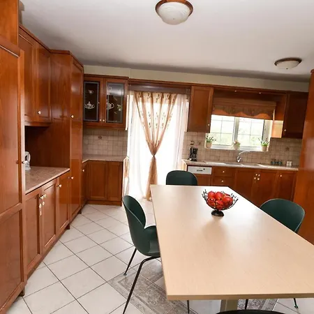 Casa de Férias Maisonette Κazerma *